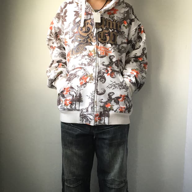 lettering pattern point hood zip up