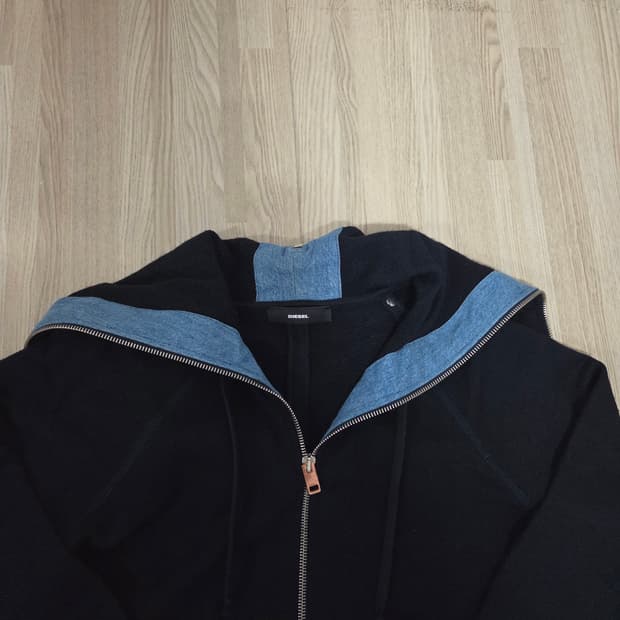 Diesel 블랙 색상 후드 집업(불가리아)