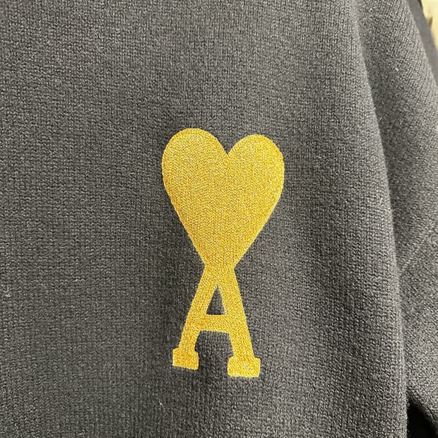 아미 오버사이즈 인타르시아 골드하트 터틀넥