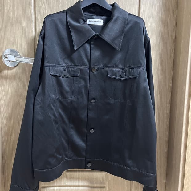 밀로아카이브 자켓