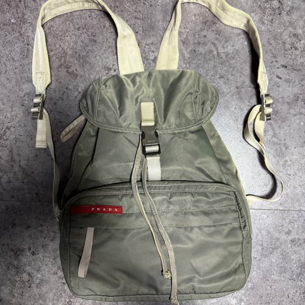 00s 프라다 백팩