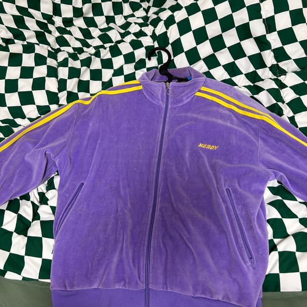 널디 벨벳 져지