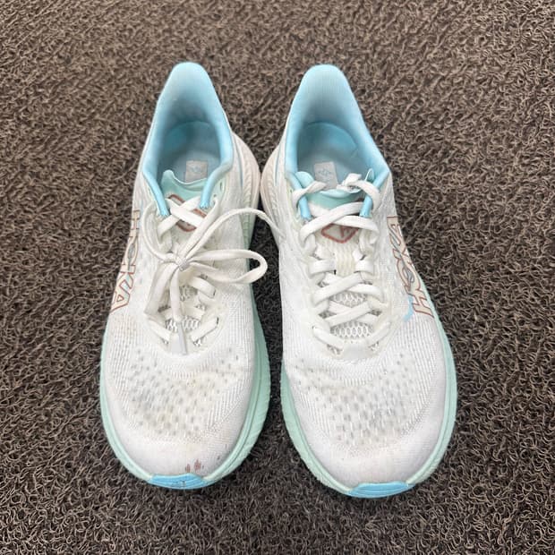 HOKA 호카 여성 마하 6 러닝화 240