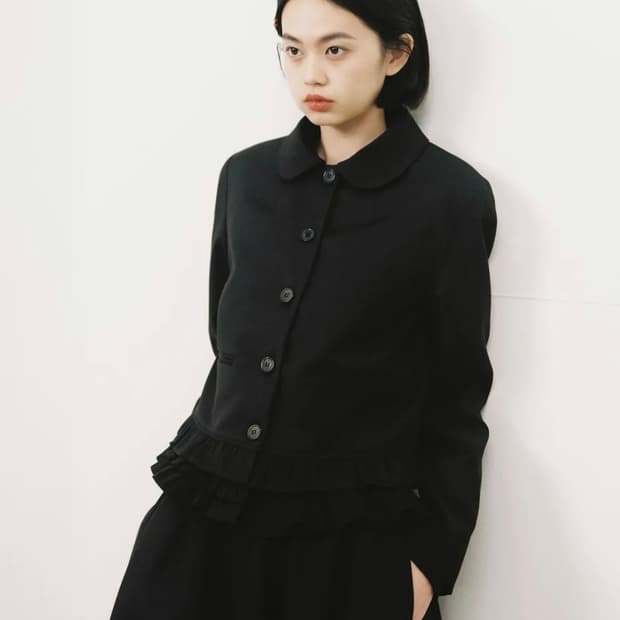 오헤시오 라운드 프릴 자켓 블랙