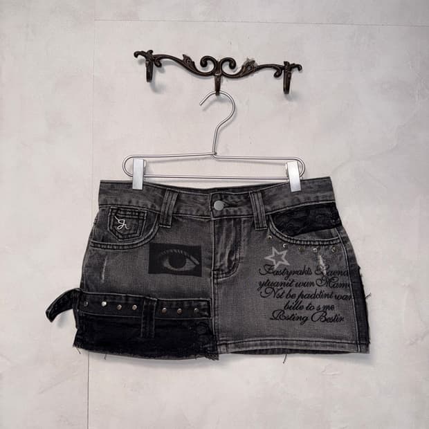 Romwe black denim y2k printing mini sk