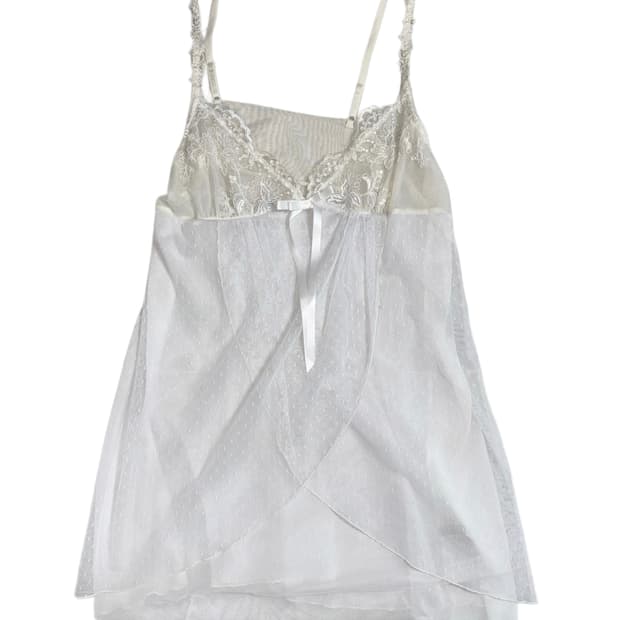 화이트 도트 플라워 레이스 슬리브리스