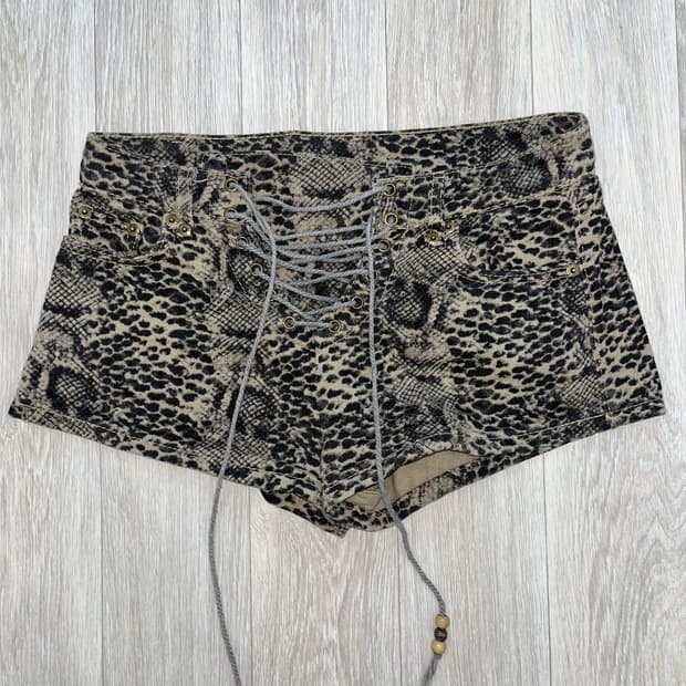 레오파드 스네이크 아일렛 레이스업 마이크로쇼츠 M