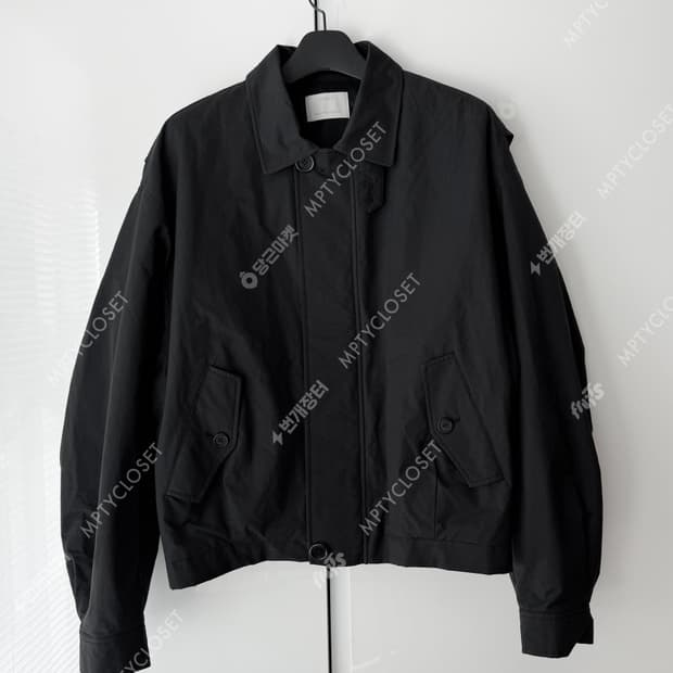 [L] 아모멘토 패디드 자켓 점퍼 블랙