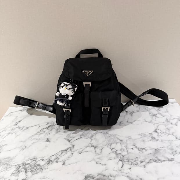 정품 프라다 백팩 스몰 사이즈 