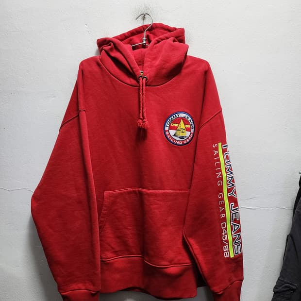타미진스 세일링기어 레드 후드티