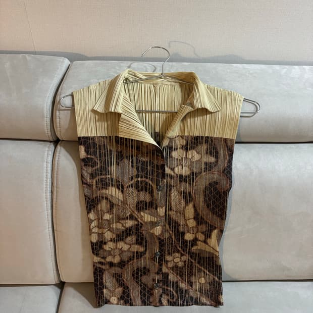 Pleats Please Issey Miyake 플리츠플리즈 슬리브리스