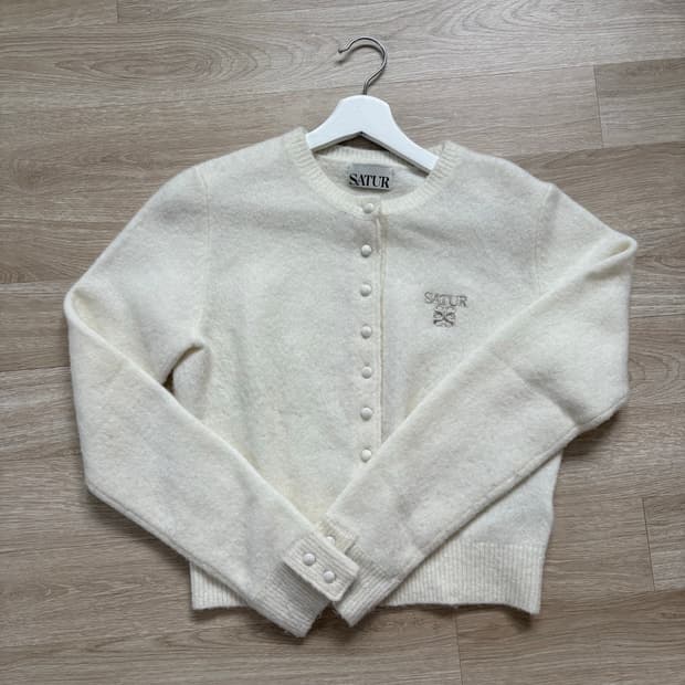 세터 아이보리 가디건