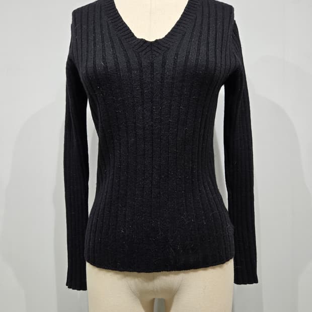 버버리 V넥 골지 니트 블랙 긴팔