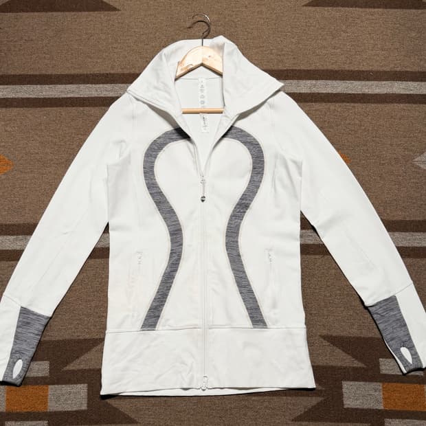 룰루레몬 디파인 자켓 6사이즈