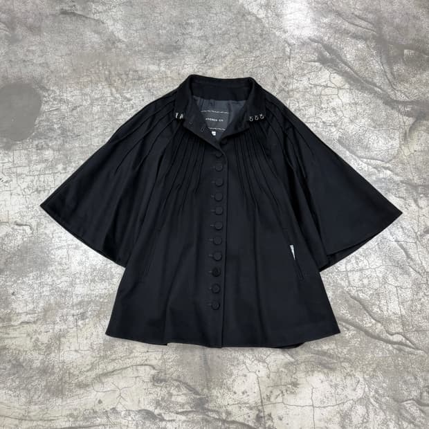 France ANDREW GN Pleated Short Coat