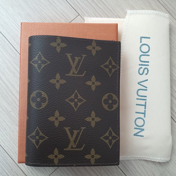 루이비통지갑 루이비통여권지갑 여권케이스 새상품