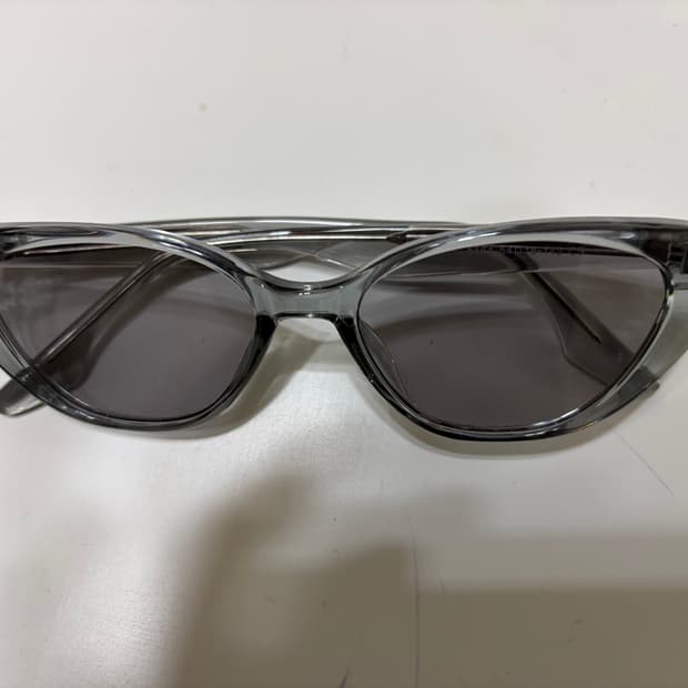 캣아이 그레이 선글라스