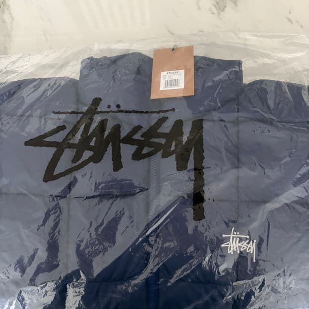 스투시 미드웨이트 푸퍼 패딩 아이리스 L