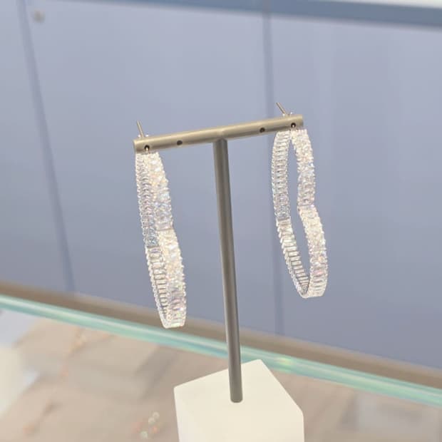 정가48만~새제품)스와로브스키 바게트컷 하트 귀걸이 정품