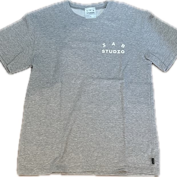 아이앱 스튜디오 그레이 티셔츠