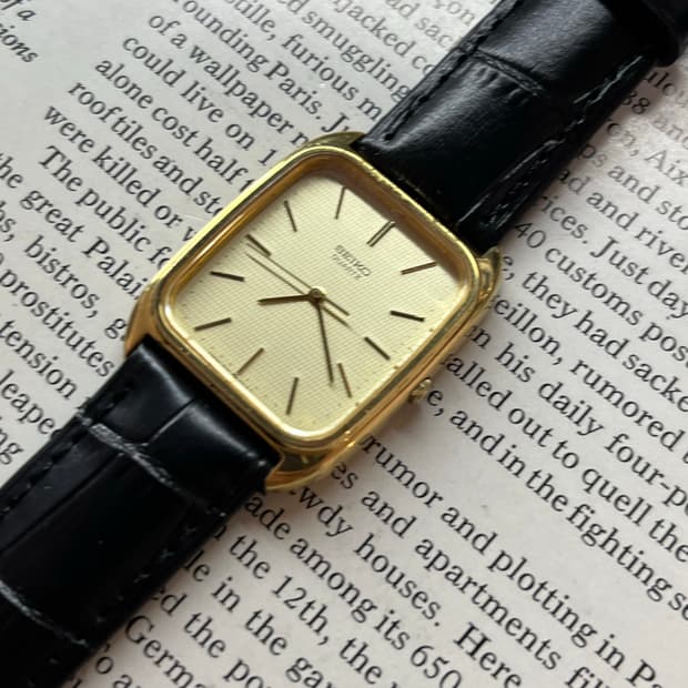 Vintage Seiko Quartz Chariot Tank Watch 