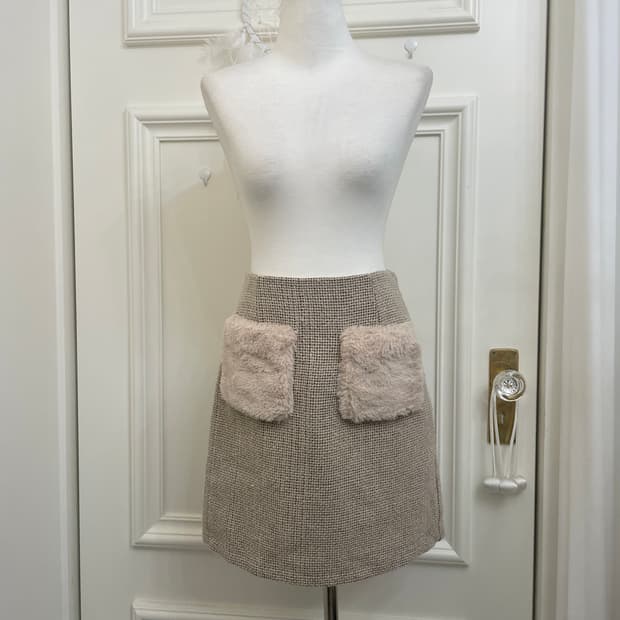 beige fur pocket point midi skirt