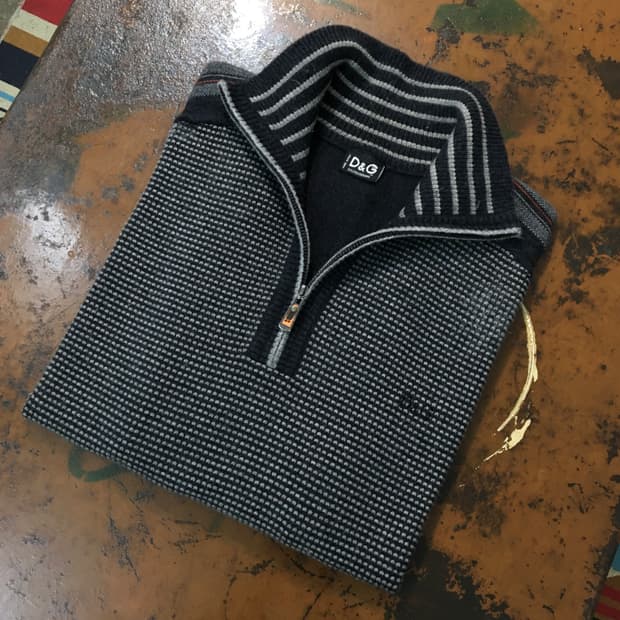 돌체앤가바나 차콜 그레이 캐시미어 혼방 반집업 풀오버 남성 102 105