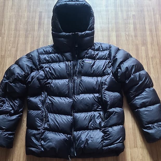 파타고니아 피츠로이 패딩 블랙 M 급처