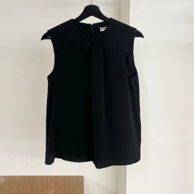 발렌시아가 블랙 A라인 슬리브리스