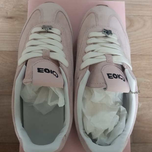 알로*지수 콜라보 스니커즈 핑크 새상품 240