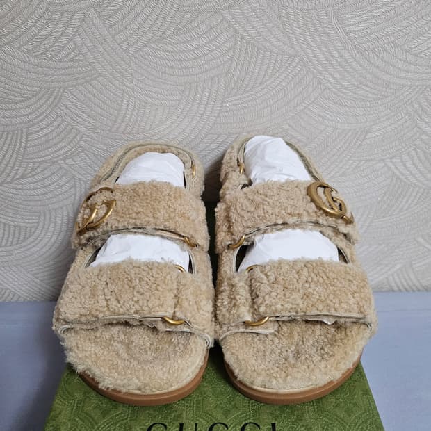 구찌 퍼 슬리퍼