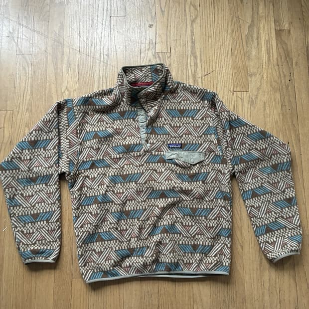 18FW 파타고니아 신칠라 스냅-T 브라운/블루 아즈텍 패턴