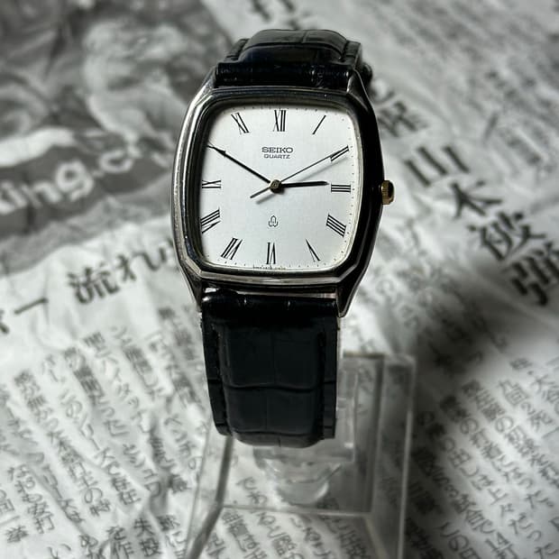 SEIKO quartz square