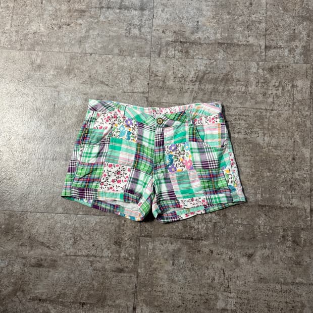 패치워크 우드 버튼 쇼츠