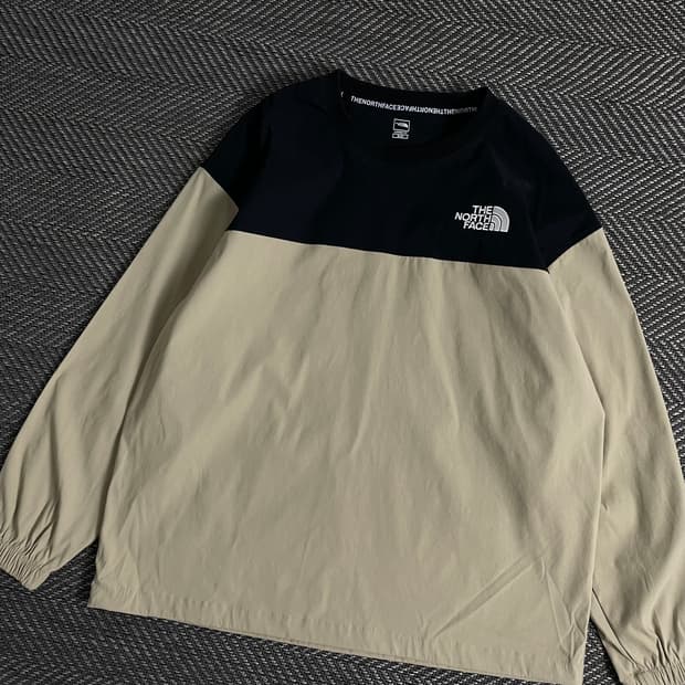노스페이스 신형 배색 박시핏 맨투맨y 3044