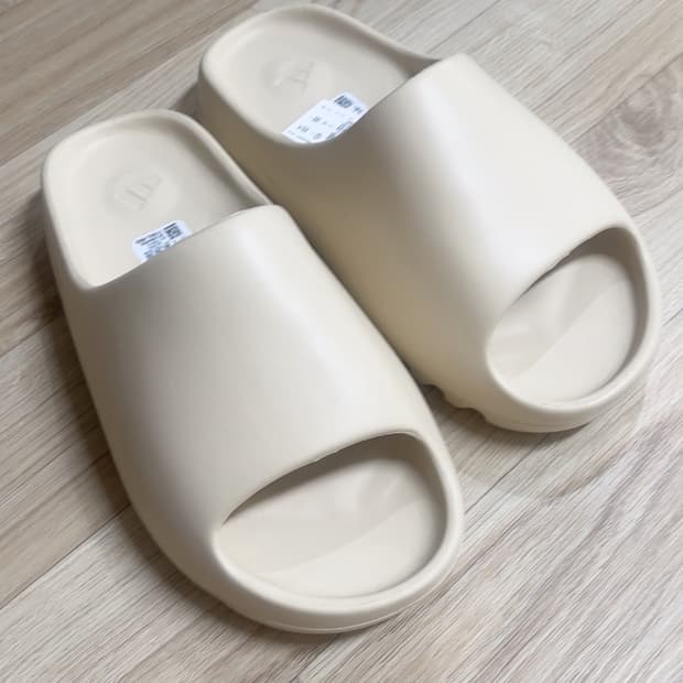 아디다스 이지슬라이드 크림