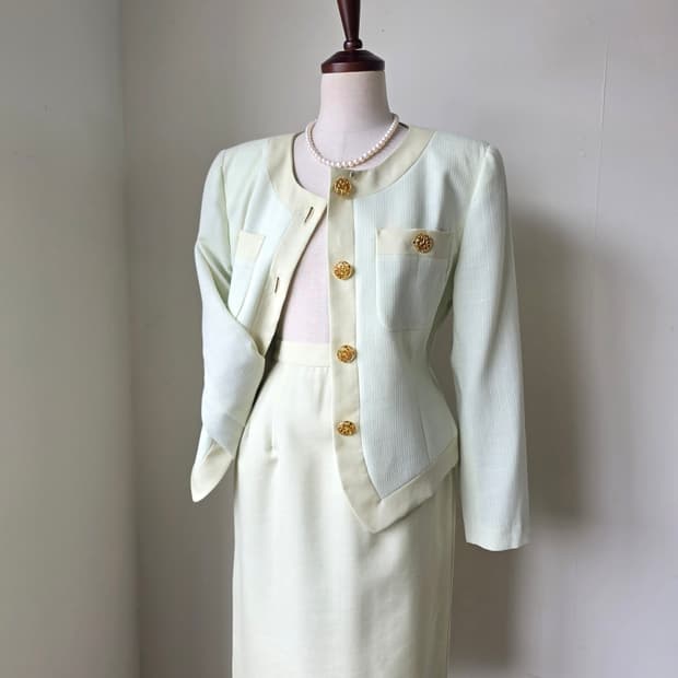 라이트 그린 금장 버튼 셋업