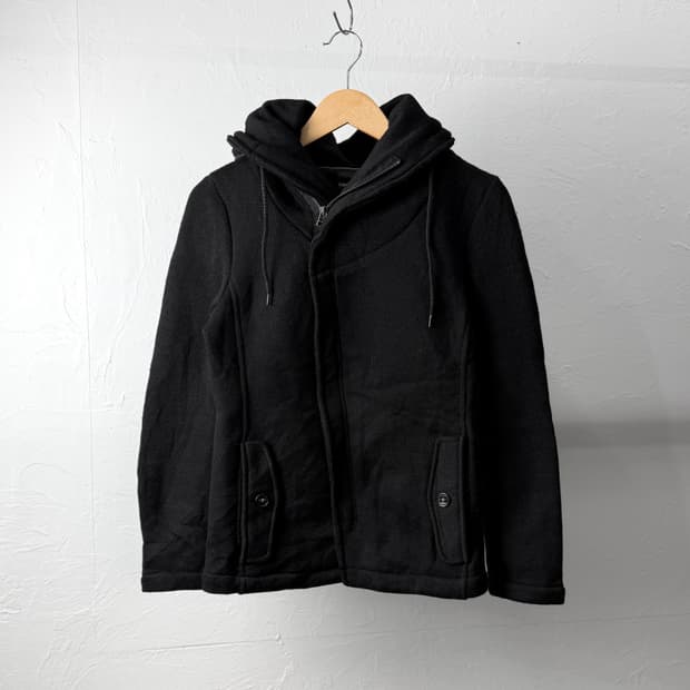 Plus One 사선 후드 집업