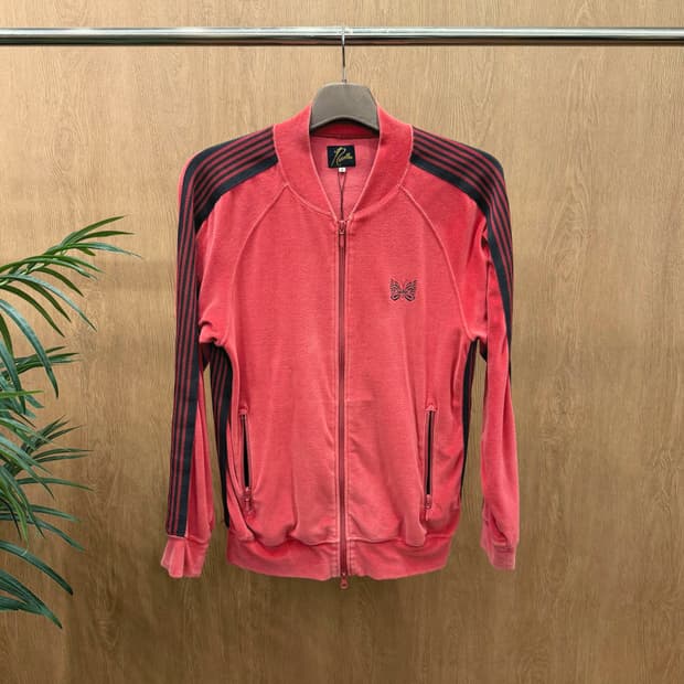 니들스 벨벳 트랙 자켓 사이드 스트라이프 버터플라이 로고 자수 레드