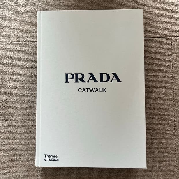 Prada 캣워크 아카이브북