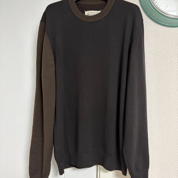 [M] 마르지엘라 백스티치 배색 브라운 니트