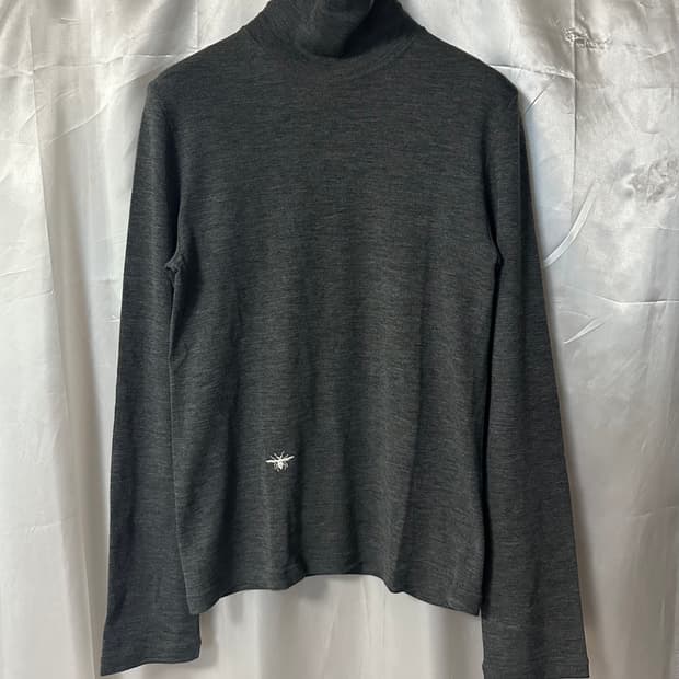 디올옴므 AW05 BEE 로고 터틀넥 니트