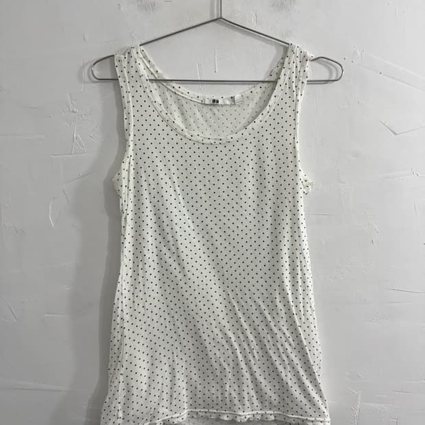 Uniqlo dot sleeveless