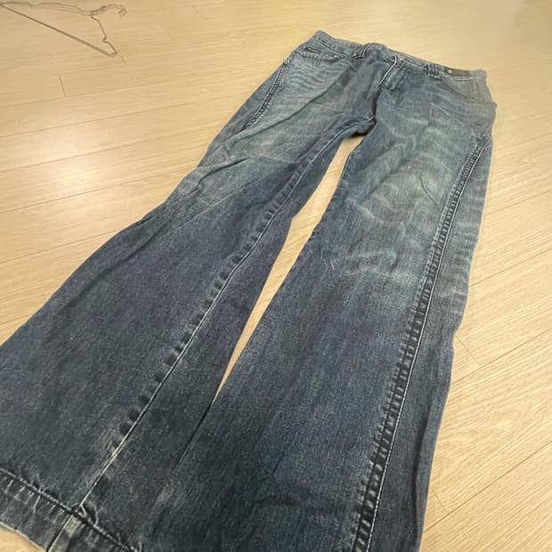 Calvin Klein Jeans 부츠컷 청바지
