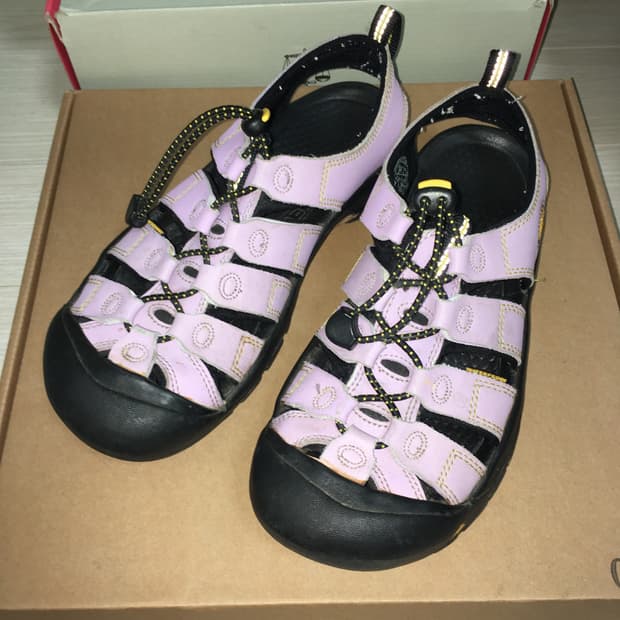 Keen 샌들