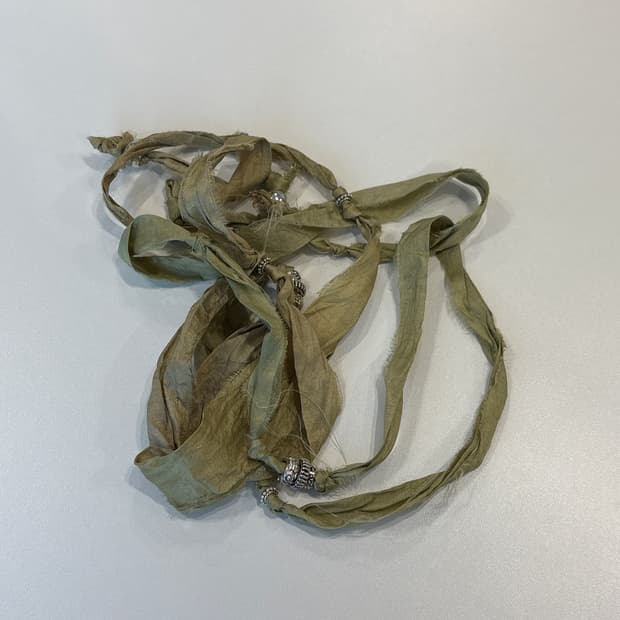 네거티브쓰리 Silk string necklace_Olive