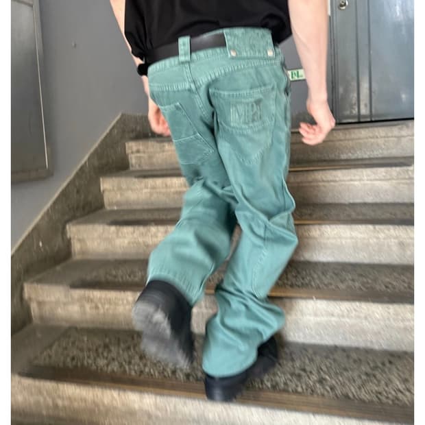 플라스틱 프로덕트 팬츠 블랙으로 교환