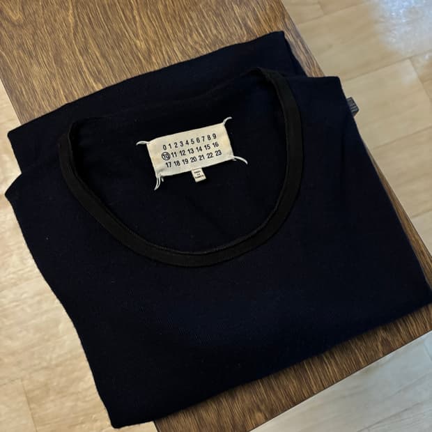 메종 마르지엘라 파이핑 니트 네이비