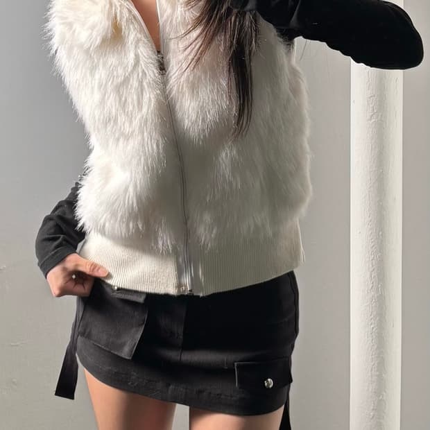 Guess White Fur Zip-up Vest