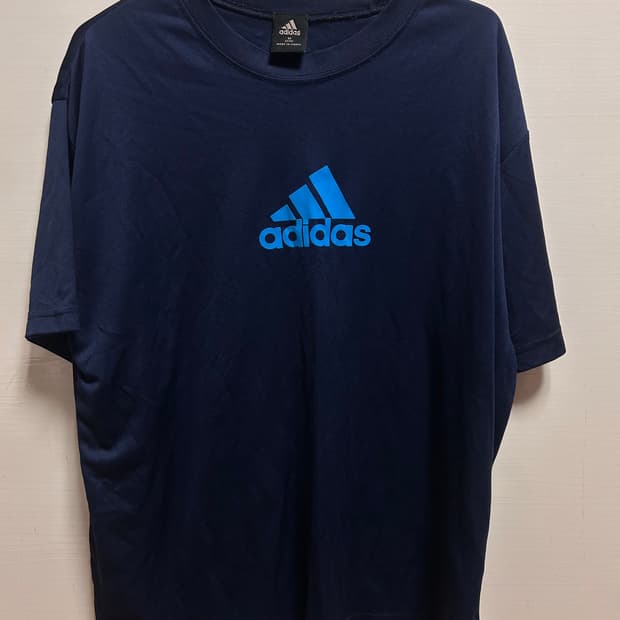 아디다스 네이비 반팔 티셔츠 (실측 110)